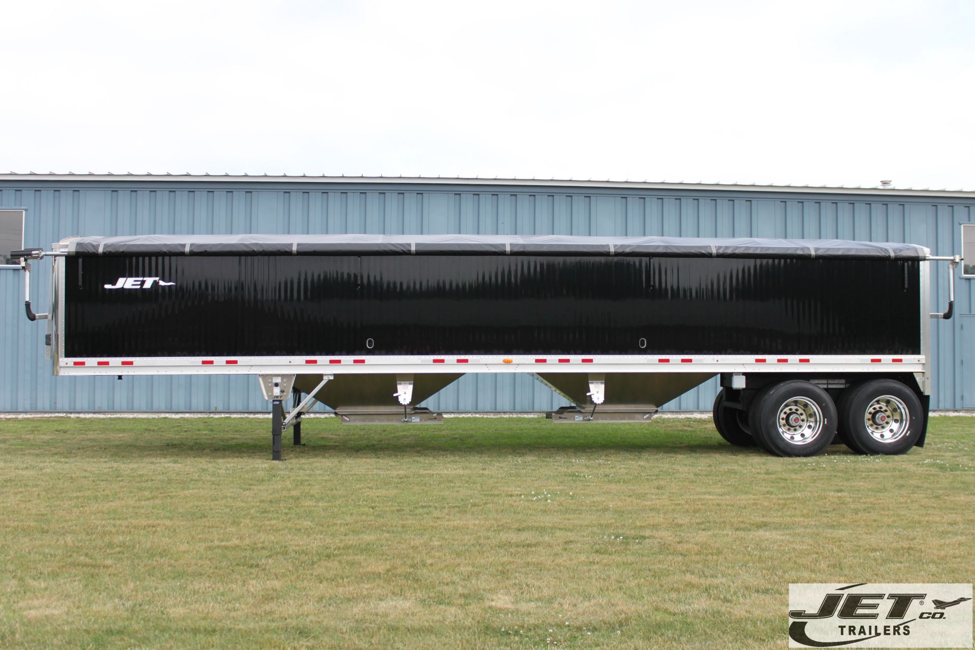 Grain_Hopper_TrailerJet_Black_Tandem_Windows Jet Co Trailers