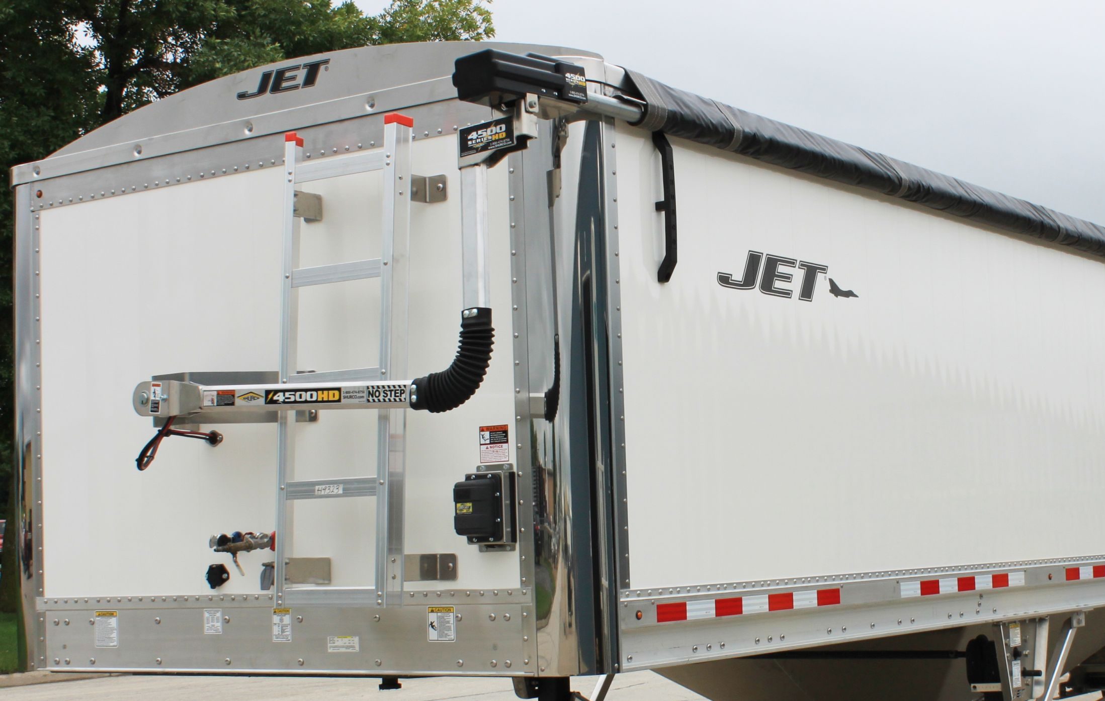 Grain_Hopper_TrailerJet_Tandem_AluminumFront_D_ViewElectric_Tarp Jet Co Trailers